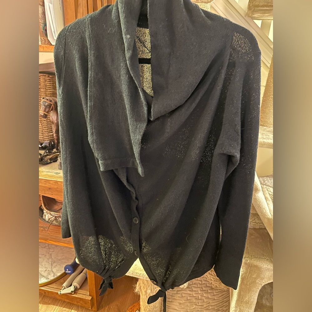 DKNYC BLACK LIGHT KNIT SWEATER Sz L $15